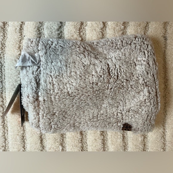 Legendary Whitetails Reversible Scarf - Picture 5 of 5